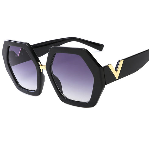Vivienne Classic Sunglasses
